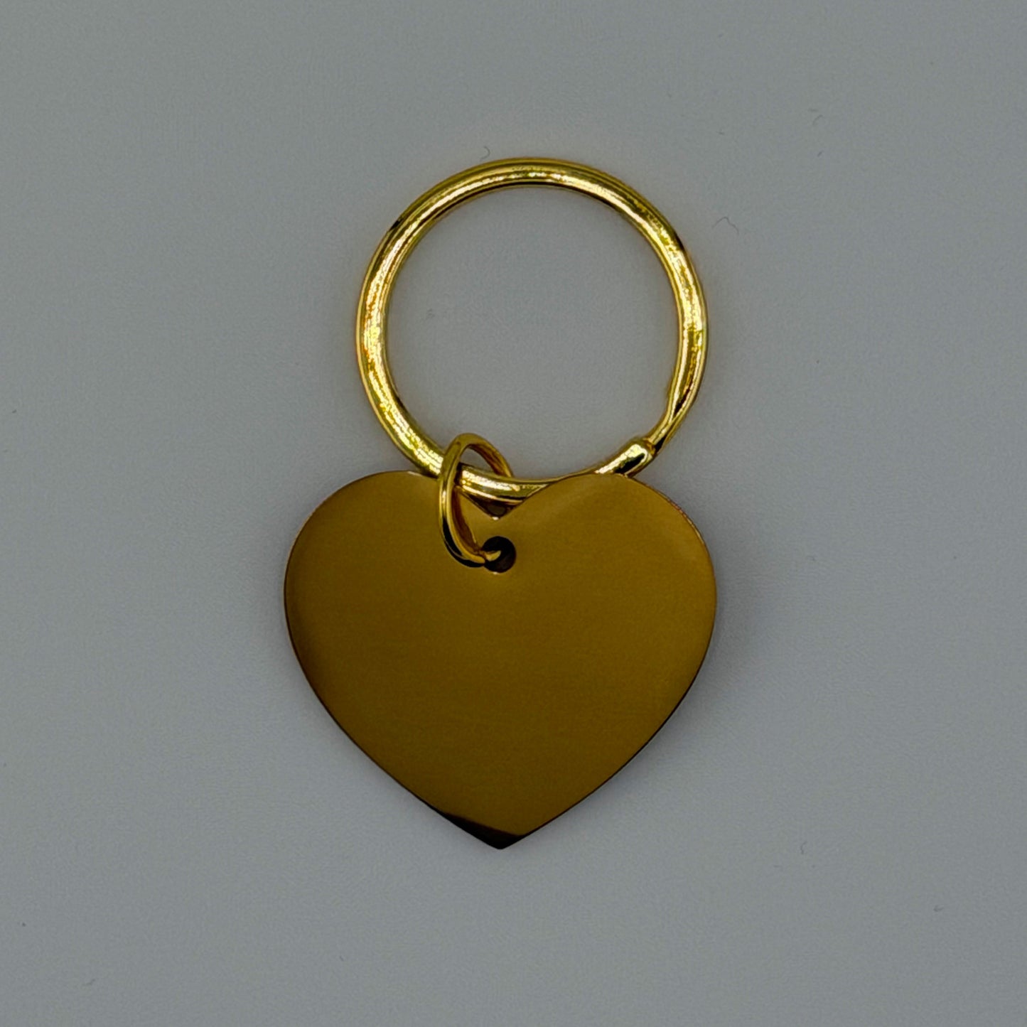 Lasergravierter Schlüsselanhänger aus Edelstahl mit Namen, personalisiert